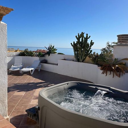 푸엔히롤라 Penthouse With Private Roof Terrace And Jacuzzi 아파트 외부 사진