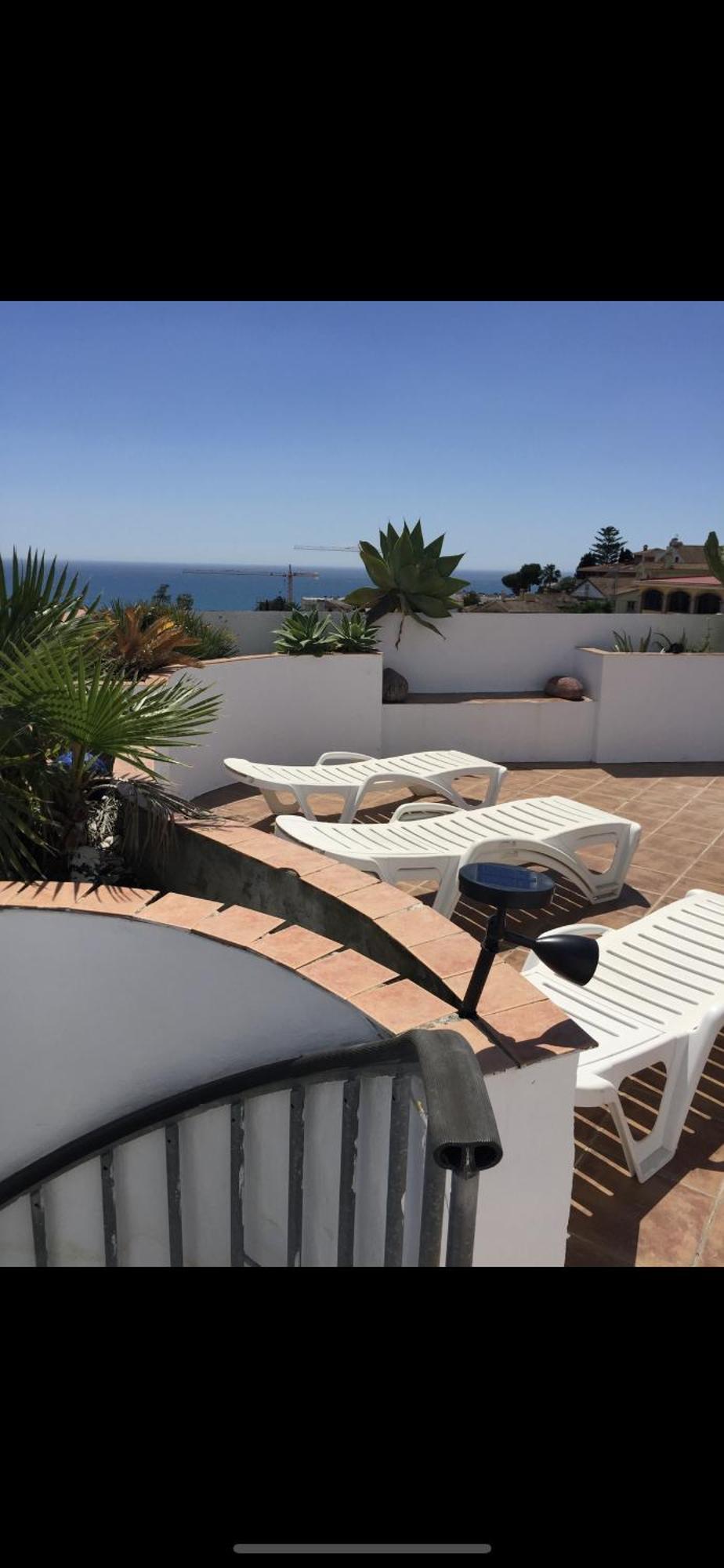 푸엔히롤라 Penthouse With Private Roof Terrace And Jacuzzi 아파트 외부 사진